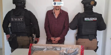 Cae sujeto en posesión de un “cuerno de chivo” en Cuauhtémoc