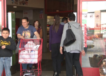 Chihuahuenses “encienden la parrilla” para disfrutar del Super Bowl LIX