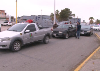 Choque múltiple deja daños materiales en Delicias