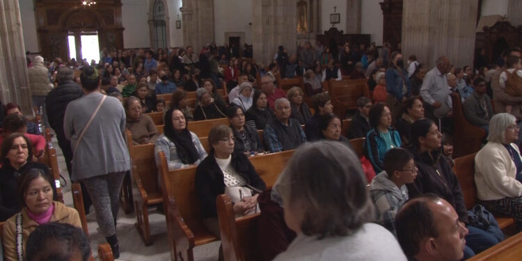 Fieles católicos celebran Miércoles de Ceniza en Chihuahua