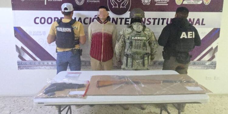 Detienen a sujeto con escopeta y arma hechiza