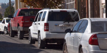 Aseguran camioneta baleada en la colonia Saucito