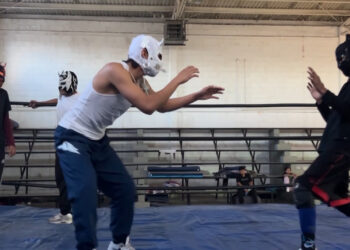 Lucha libre a beneficio de la salud infantil