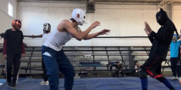 Lucha libre a beneficio de la salud infantil