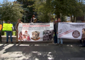 Protestan contra destitución de Marx Arriaga