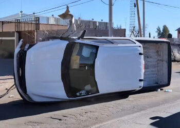 Volcadura de patrulla en la colonia Aeropuerto