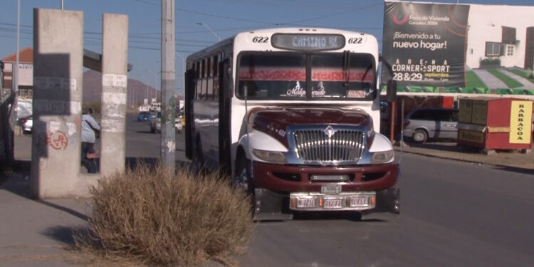 Usuarios inconformes con choferes de camiones