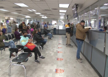 Baja afluencia en el inicio del pago de revalidación vehicular