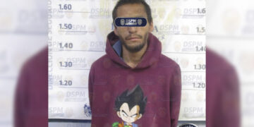 Recuperan auto de plataforma robado durante la madrugada; detienen a uno