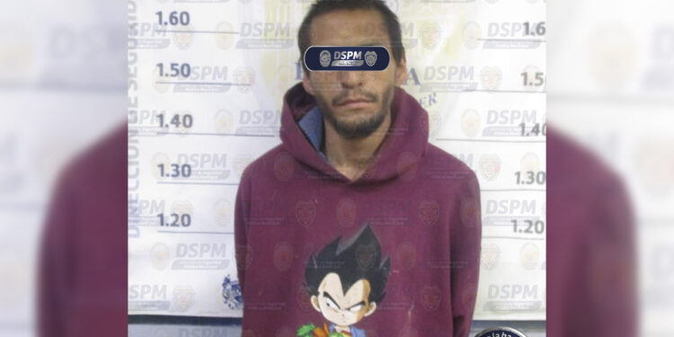 Recuperan auto de plataforma robado durante la madrugada; detienen a uno