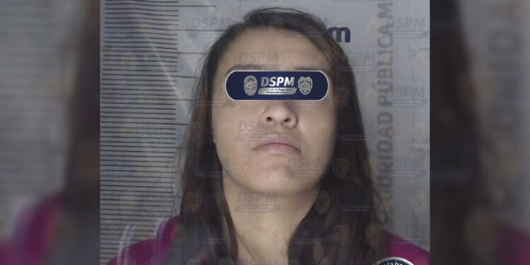 La detienen con presunto cristal en Jardines de Oriente