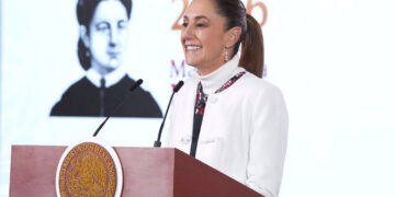 Va Sheinbaum por recorte a salarios de diputados y eliminación de listas plurinominales