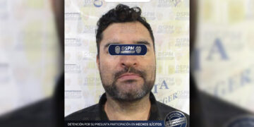 Intentó cargar gasolina con billetes falsos; lo detienen