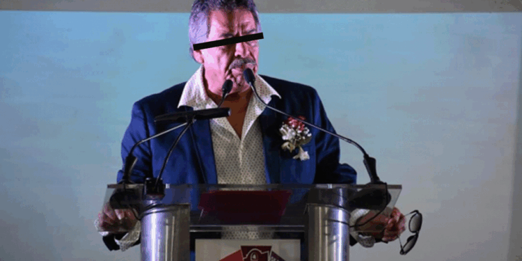 Detienen a exalcalde de Rosales por portación de arma en un evento público