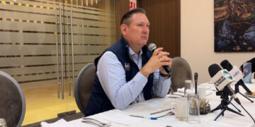 Diputados discrepan sobre enfoque de la violencia vicaria