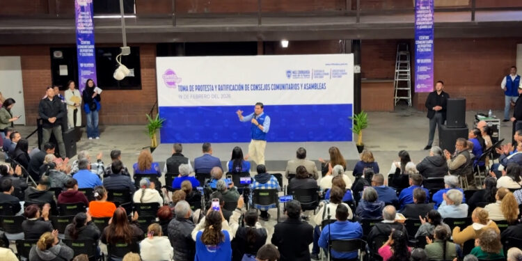 Toman protesta integrantes de los Consejos del Adulto Mayor