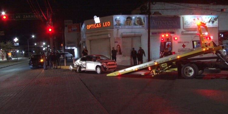 Fuerte choque en el cruce de la Av. Vallarta y Zaragoza