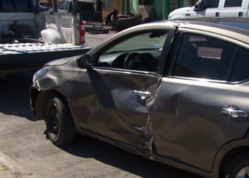 Policía vial resulta lesionado tras choque con vehículo en la colonia Dale