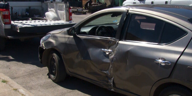 Policía vial resulta lesionado tras choque con vehículo en la colonia Dale