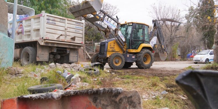 Retiran 464 toneladas de basura y maleza en arroyos de Chihuahua