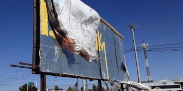 Se acerca temporada de fuertes vientos; Municipio exhorta verificar tus anuncios publicitarios