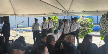 Rinden homenaje póstumo a “Vico”, heroico agente del grupo K9 en Chihuahua