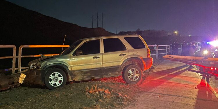 Pierde el control y choca en el Periférico R. Almada