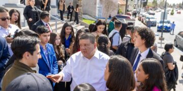 Estudiantes de Derecho visitan la Fiscalía General del Estado
