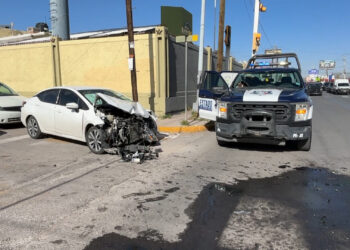 Dos personas resultan lesionadas tras choque en la colonia Santo Niño