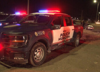 Policía Municipal impacta vehículo tras atender reporte