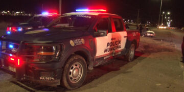 Policía Municipal impacta vehículo tras atender reporte