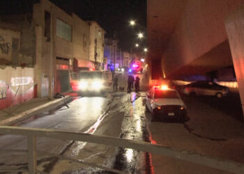 Denuncian incendio y localizan a hombre calcinado