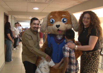 Ricardo y Laura encuentran la paternidad a través de la adopción