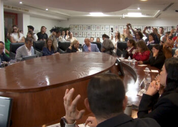 Discusión entre Morena y PAN por exhorto legislativo