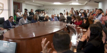 Discusión entre Morena y PAN por exhorto legislativo