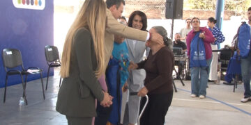 Inauguran rehabilitación del CEDEFAM en la colonia Dale y entregan apoyos alimentarios a adultos mayores