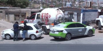 Abuelito quedó atrapado tras carambola en la Pacheco