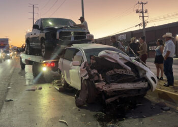 Choque múltiple deja cuatro lesionados en la carretera a Cuauhtémoc