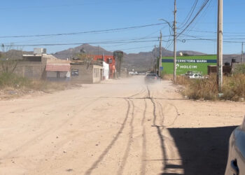 Vecinos de Valle Dorado exigen pavimentación tras carreras clandestinas
