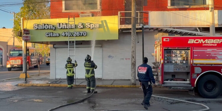 Cortocircuito en el Centro provoca conato de incendio en local comercial