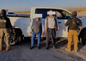 Detienen a dos supuestos escoltas con arsenal en carretera Panamericana
