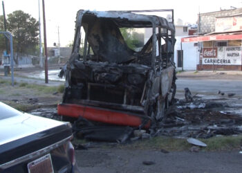 Fuego consume food truck en la Infonavit Nacional