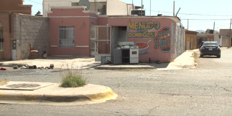 Mujer sufre quemaduras tras explosión de tanque de gas