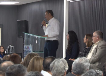 Entregan remodelación de salón audiovisual y área de atención psicológica en Preparatoria Maestros Mexicanos Norte