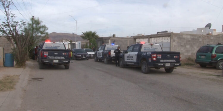 Por celos, apuñala al novio de su expareja