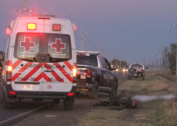 Motociclista pierde la vida en accidente carretero en Delicias