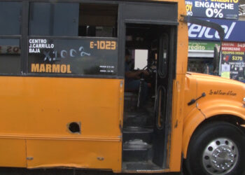 Usuarios critican posible aumento en la tarifa del transporte público