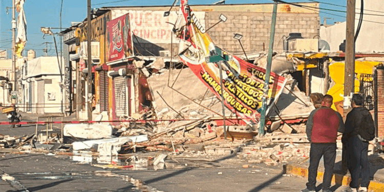 Se registra explosión en taquería de la avenida Dostoievski