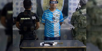 Municipales e integrantes de Célula BOI aseguran arma y cartuchos a motociclista