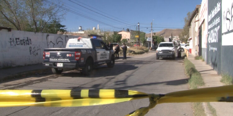 Sofocan incendio y hallan cuerpo calcinado en la colonia Diego Lucero